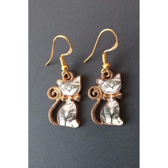 NIB Tabby Cat Charm Bow Kitty Petite Dangle Earrings w/ Gold Plated Hooks - Picture 3 of 9